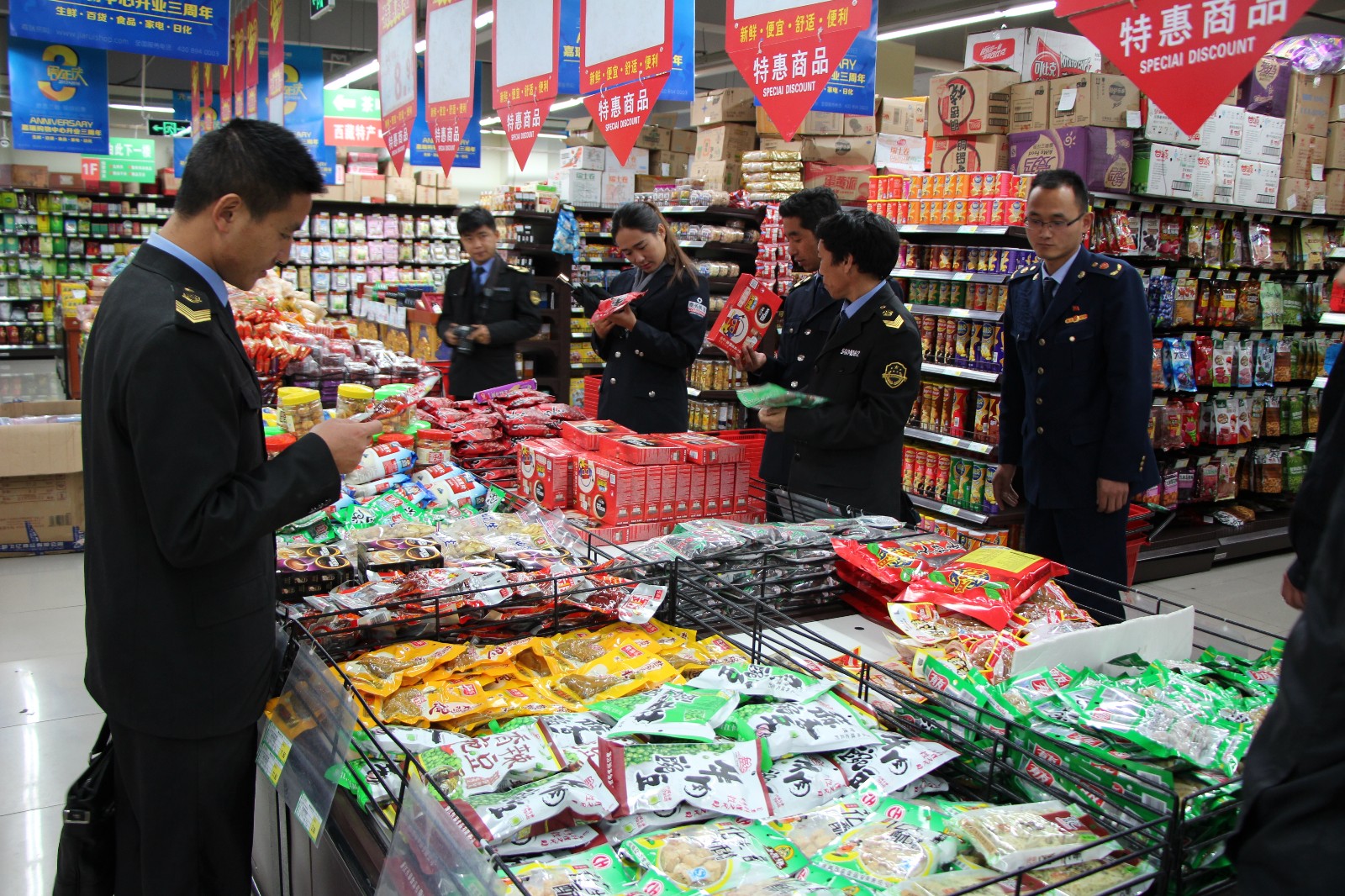 波密县商务局多措并举，筑牢节假日食品流通安全防线